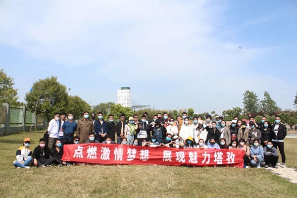 四月春暖花開，集體出來嗨~